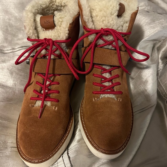 MAKE OFFER NOW!!!LAST CHANCE!!!CLOSING 7/31🎩COACH🎩URBAN PLATFORM HIKER - Picture 6 of 15